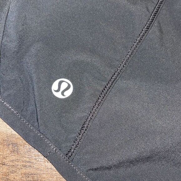 Lululemon Womens Lined Pull On Moisture Wicking Groovy Run Shorts Gray‎ Size 8 - Picture 6 of 8